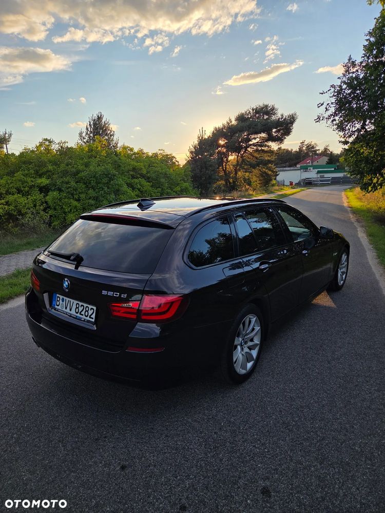 BMW Seria 5 520d Luxury Line - 13