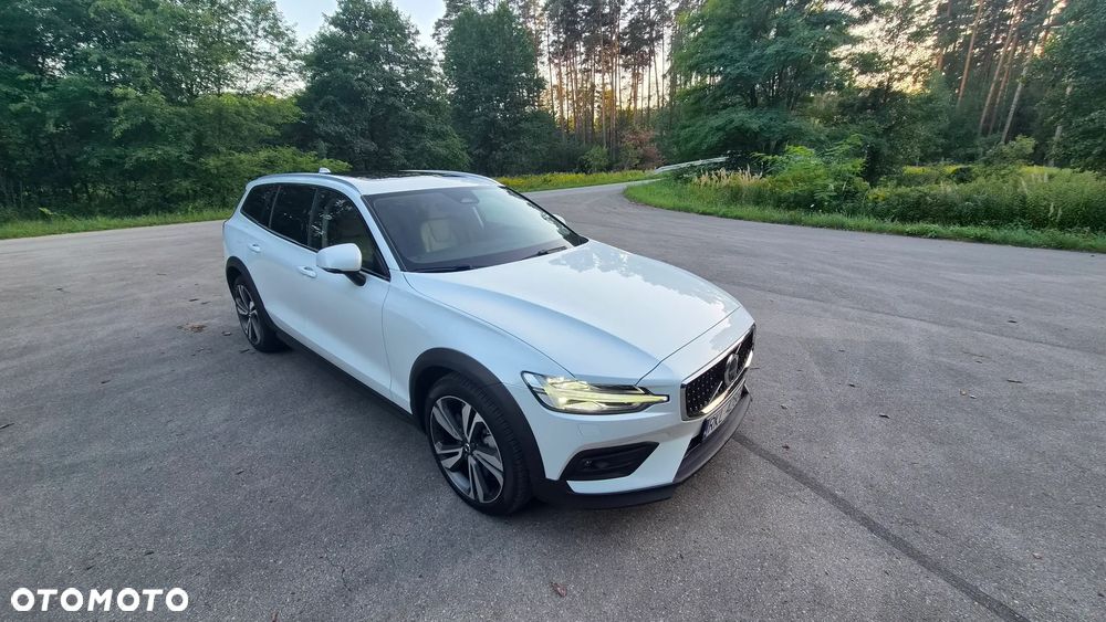 Volvo V60 Cross Country Plus B5 B AWD - 4