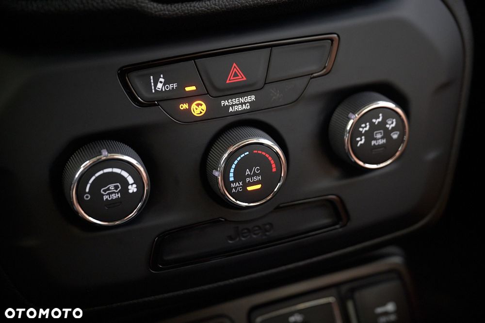 Jeep Renegade - 40