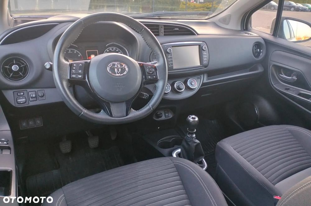 Toyota Yaris 1.5 Premium - 3
