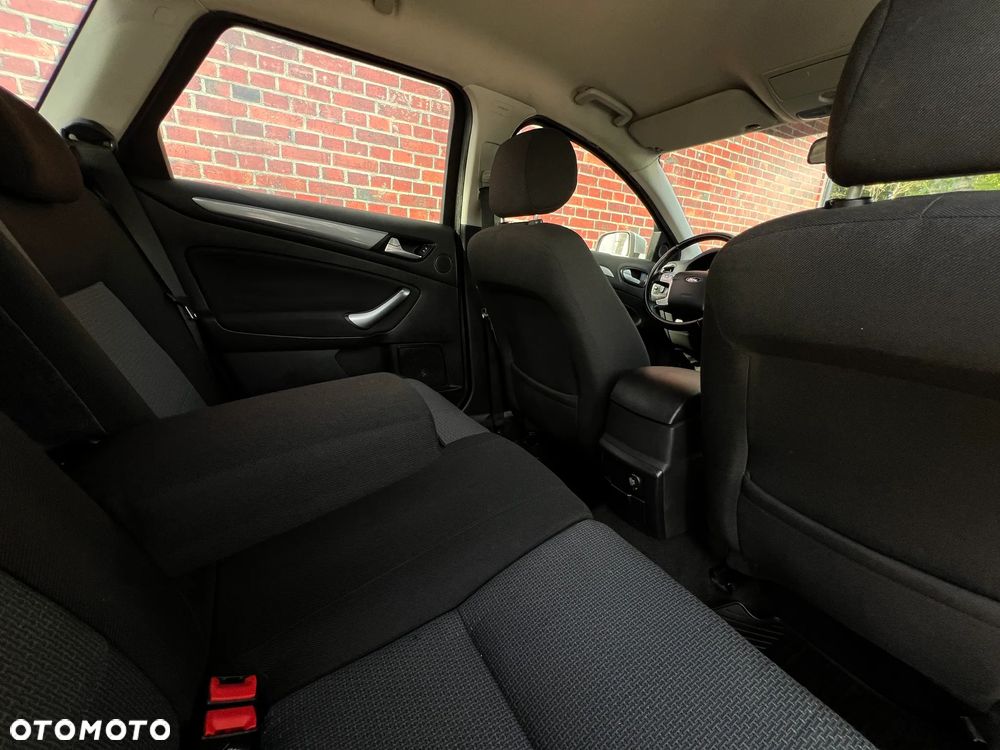 Ford Mondeo - 11