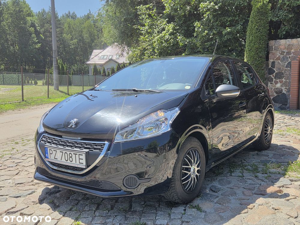 Peugeot 208 - 1