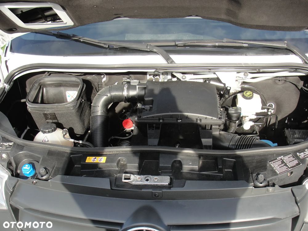 Mercedes-Benz Sprinter - 15