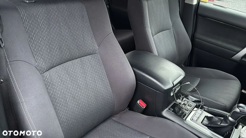 Toyota Land Cruiser LC 2.8 D-4D Prestige - 19