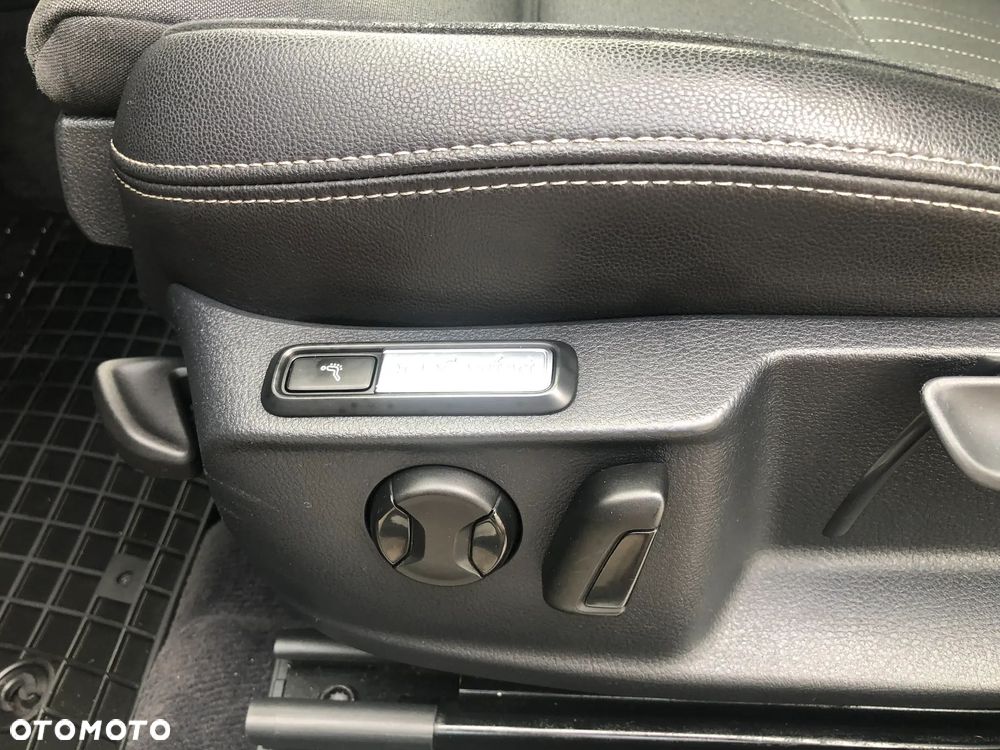 Volkswagen Passat Alltrack - 35