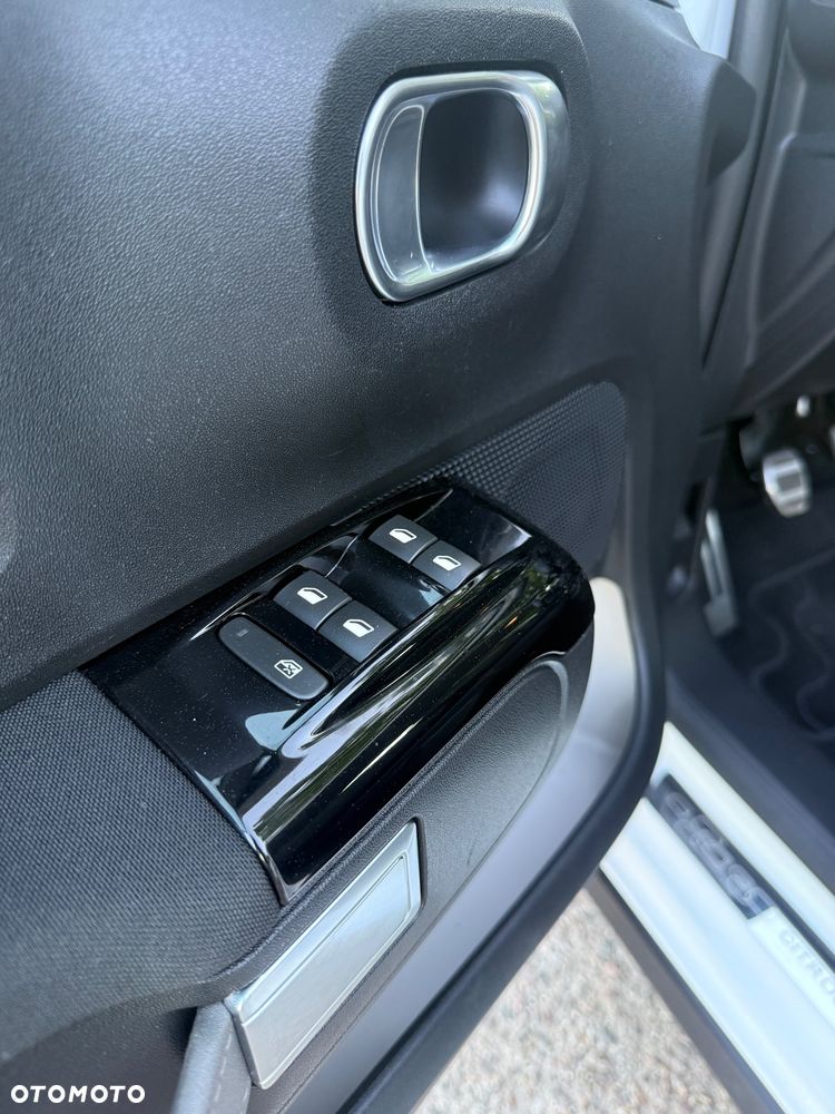 Citroën C3 1.2 PureTech Shine - 22