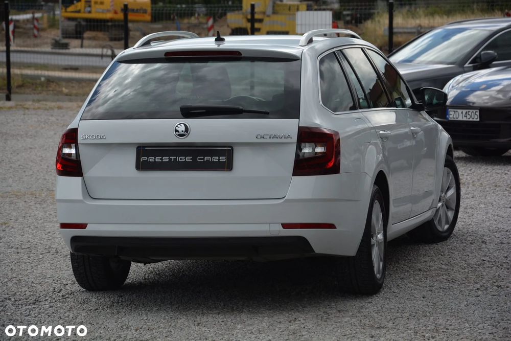 Skoda Octavia 1.6 TDI DSG Ambition - 11