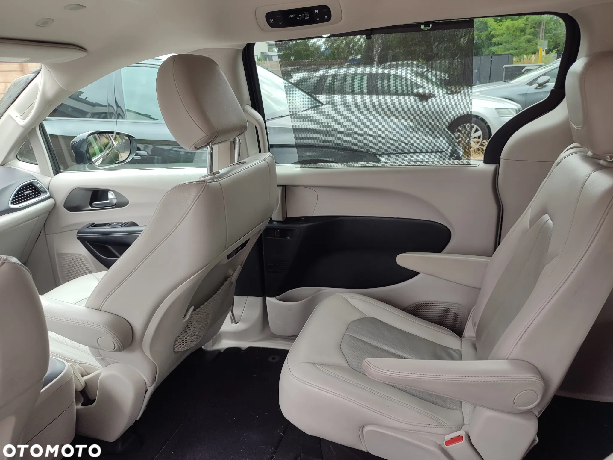 Chrysler Pacifica - 15