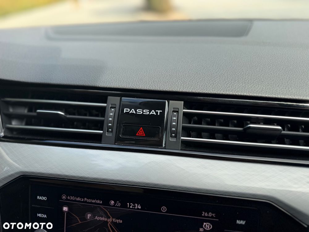 Volkswagen Passat Variant 2.0 TDI SCR DSG Business - 27