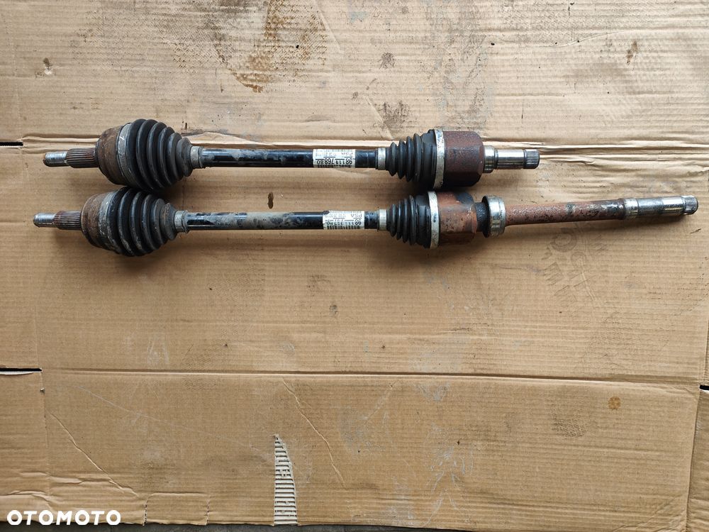 Półoś lewa 9811176880 ,Opel Grandland, Peugeot 5008, 3008 - 1