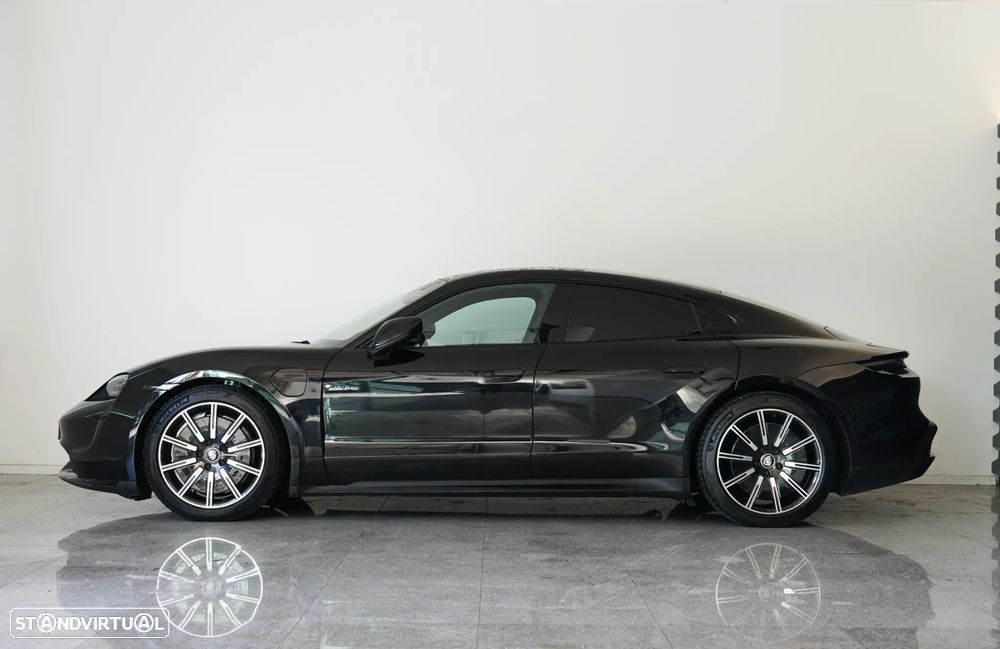 Porsche Taycan Turbo - 4
