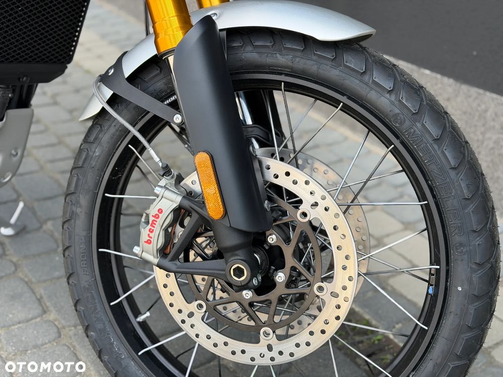 Triumph Scrambler - 8