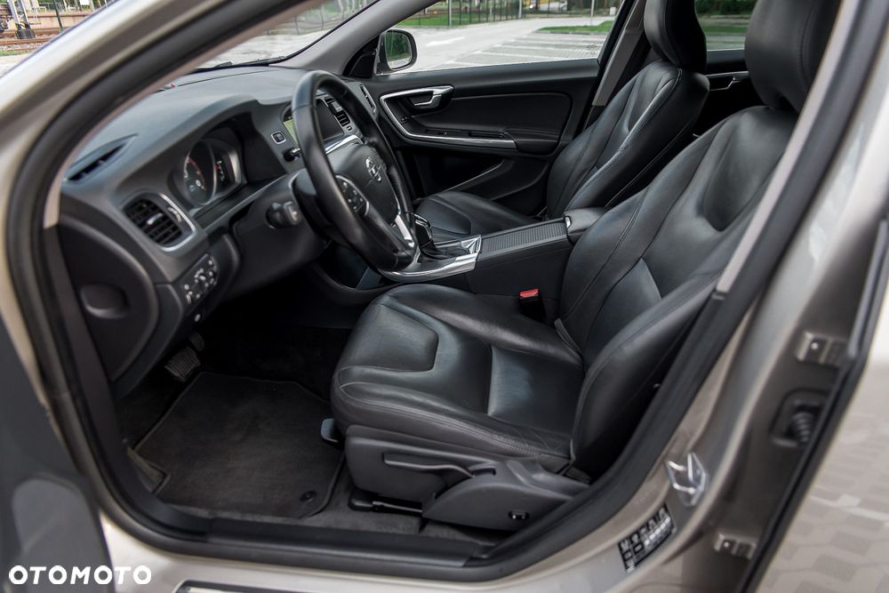 Volvo V60 - 24