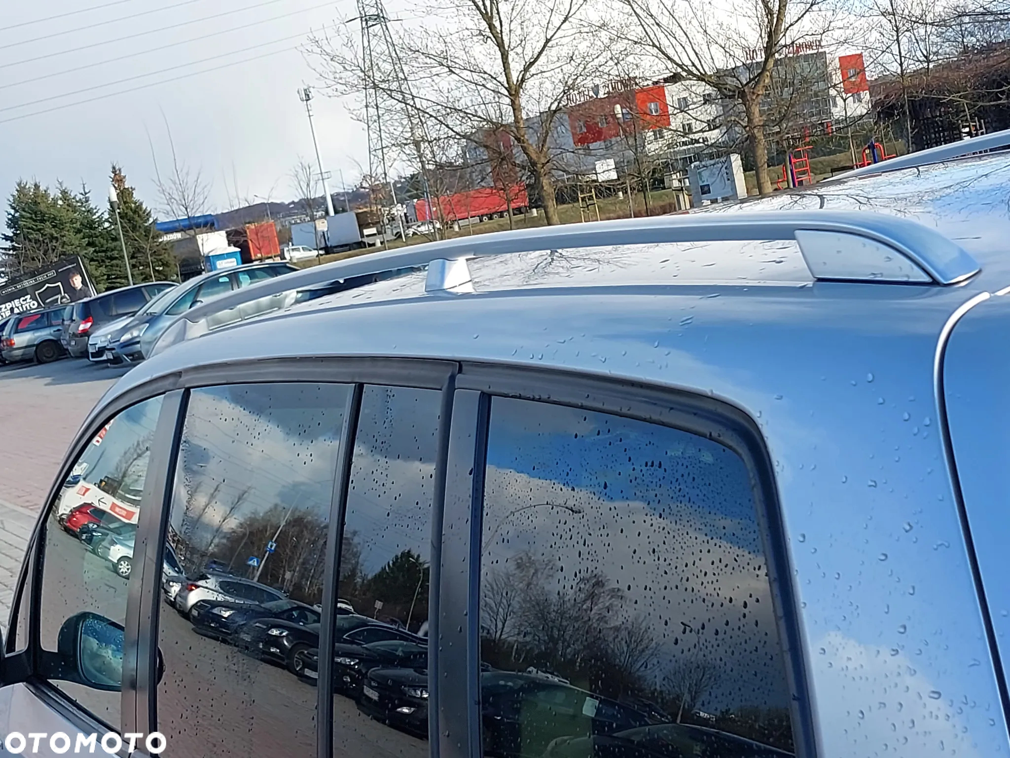 Volkswagen Touran 1.6 TDI DPF BlueMot Comfortline - 10