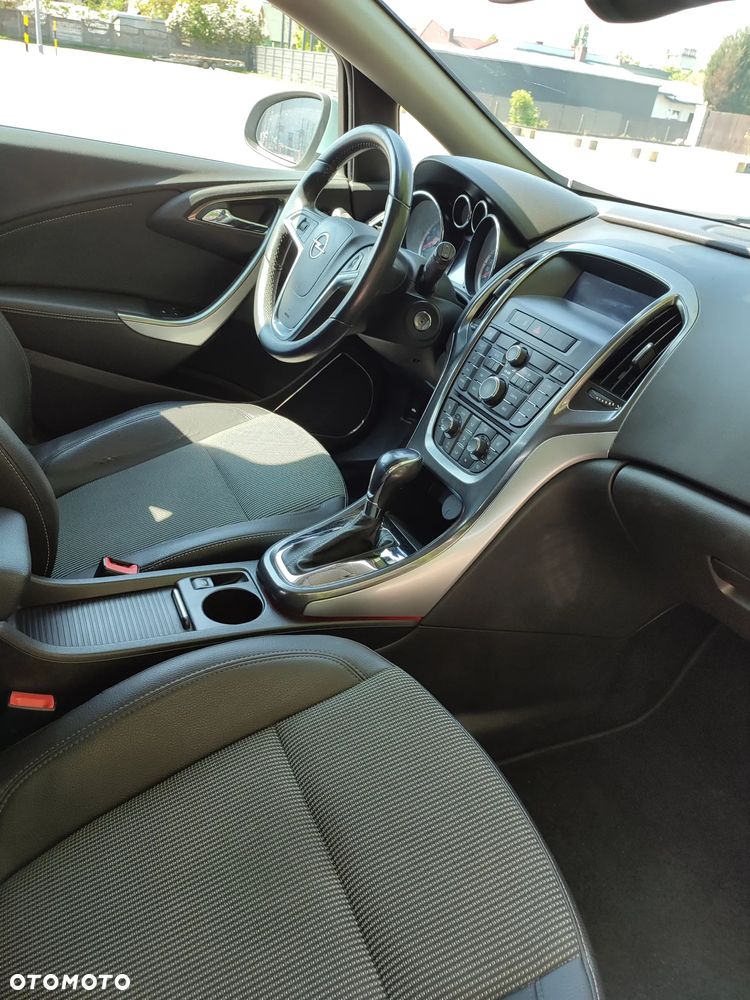 Opel Astra 1.6 Turbo Automatik - 9