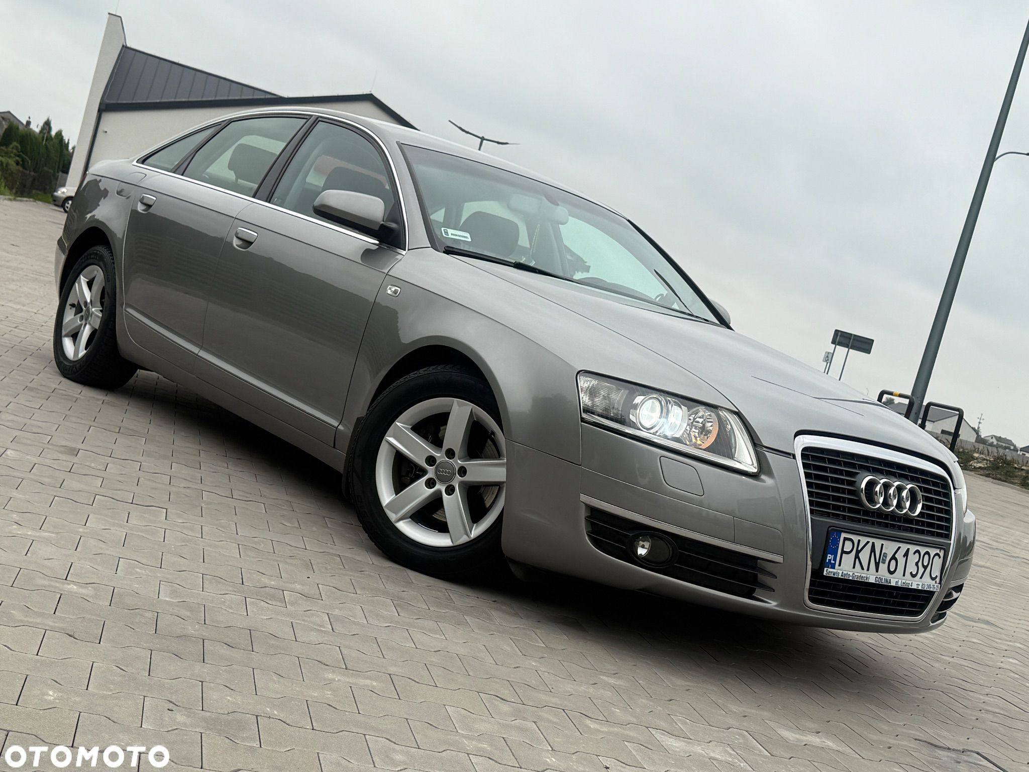 Audi A6 2.4 - 1