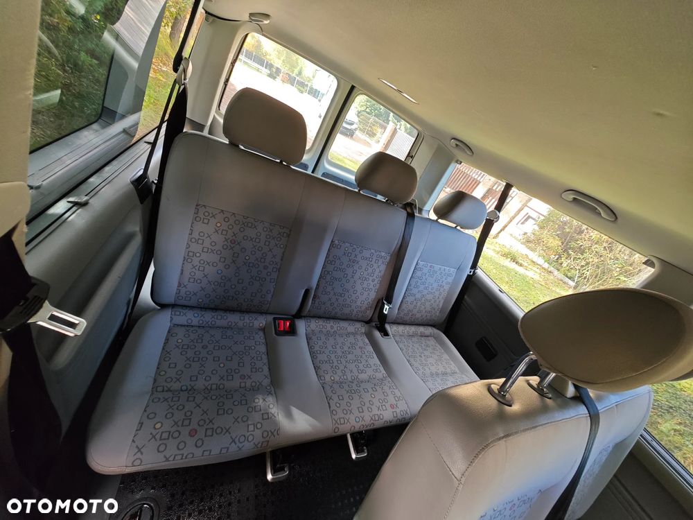 Volkswagen Transporter T5 TDI L2 - 11