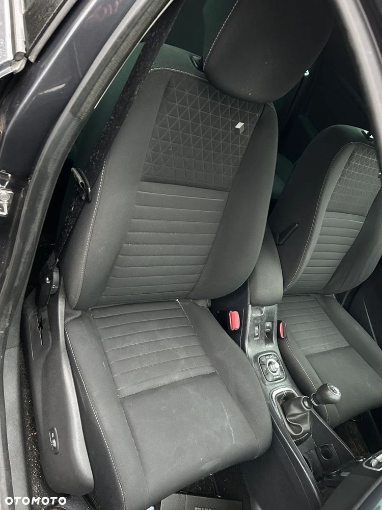 FOTEL FOTELE GRZANE KANAPA TAPICERKA WNĘTRZE RENAULT MEGANE 3 - 5