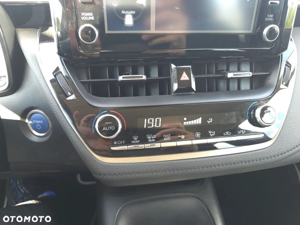 Toyota Corolla 1.8 Hybrid Comfort - 24
