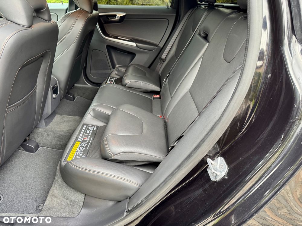 Volvo XC 60 D4 Momentum - 15