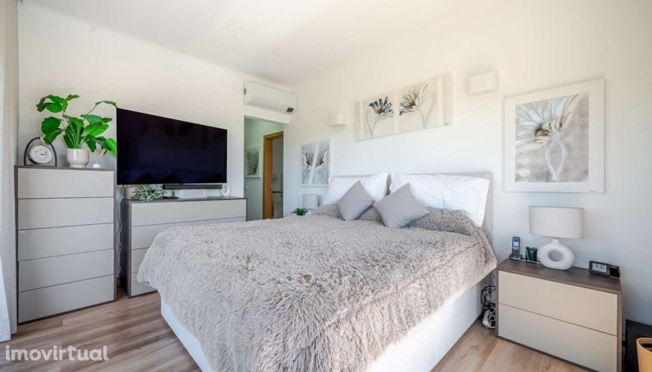 Moradia V4 com piscina para venda em Portimão, Algarve - Grande imagem: 4/26