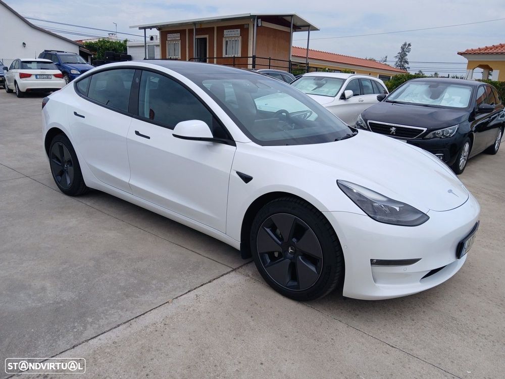 Tesla Model 3 - 5