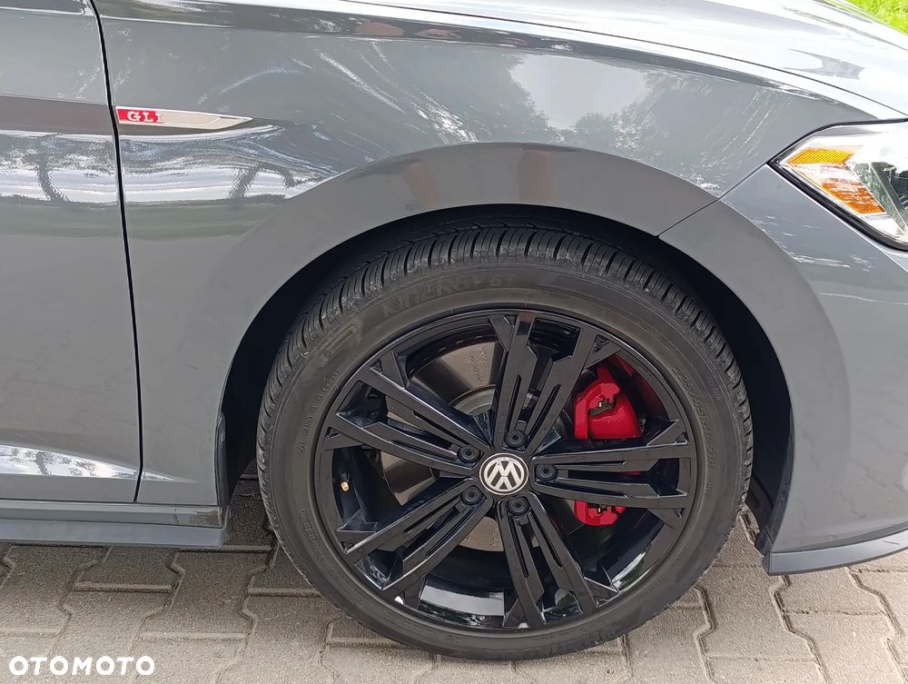 Volkswagen Jetta - 12