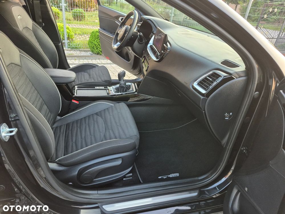 Kia ProCeed 1.5 T-GDI GT Line - 16