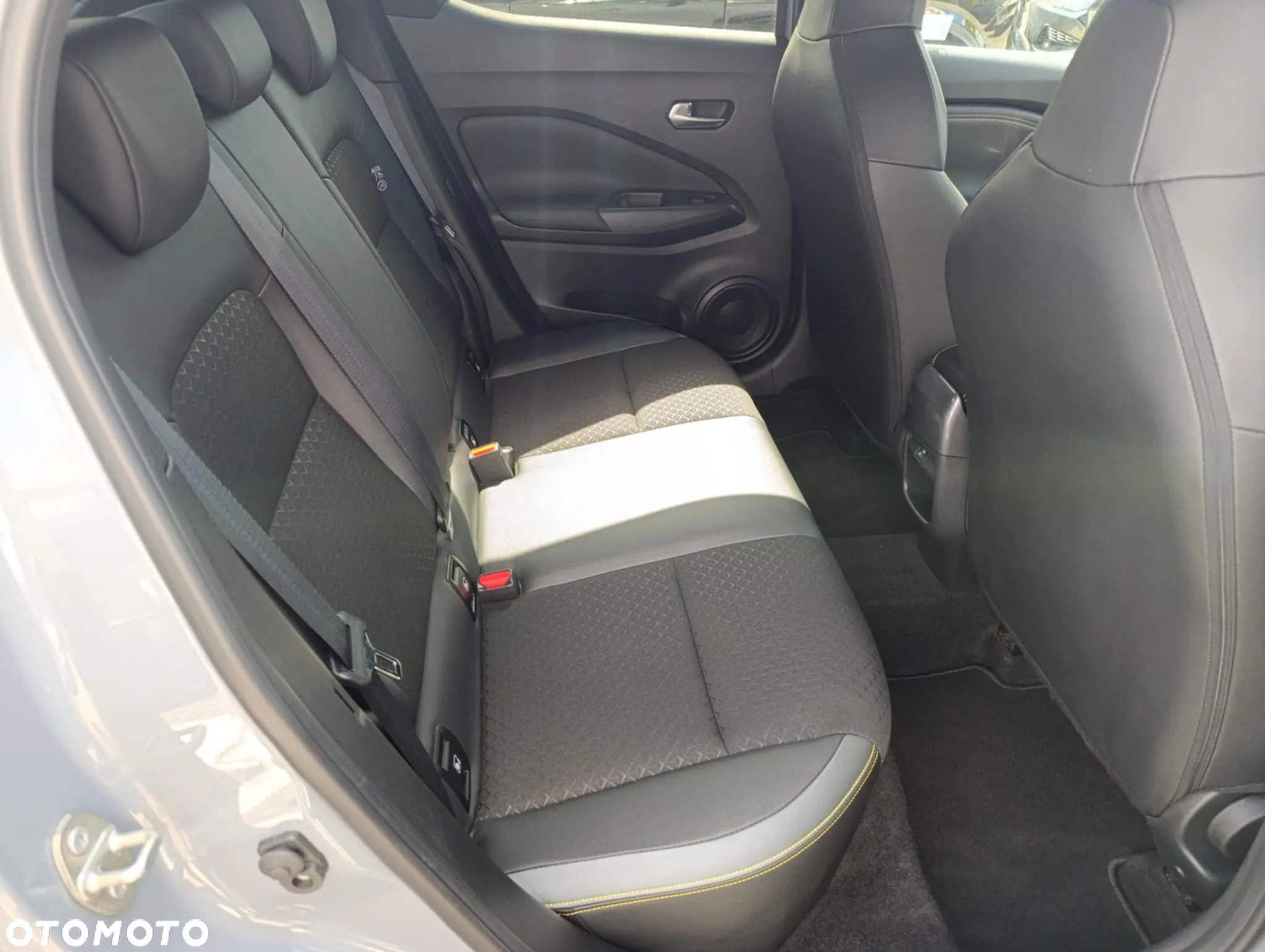 Nissan Juke 1.0 DIG-T Kiiro - 11
