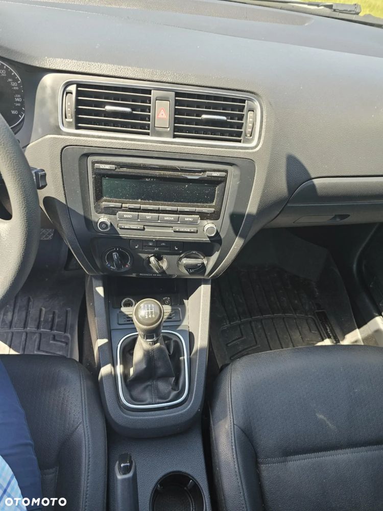 Volkswagen Jetta - 14