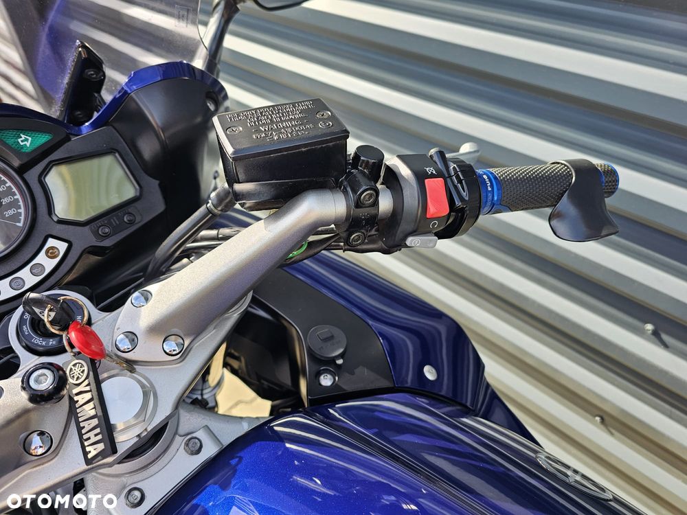 Yamaha FJR - 13