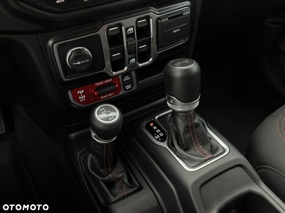 Jeep Wrangler - 30