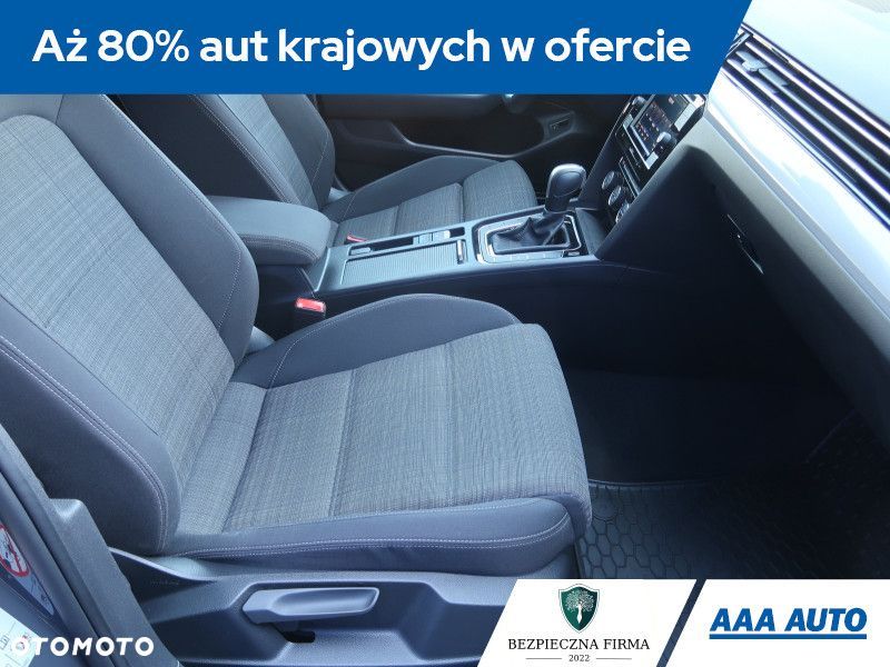 Volkswagen Passat Variant - 11