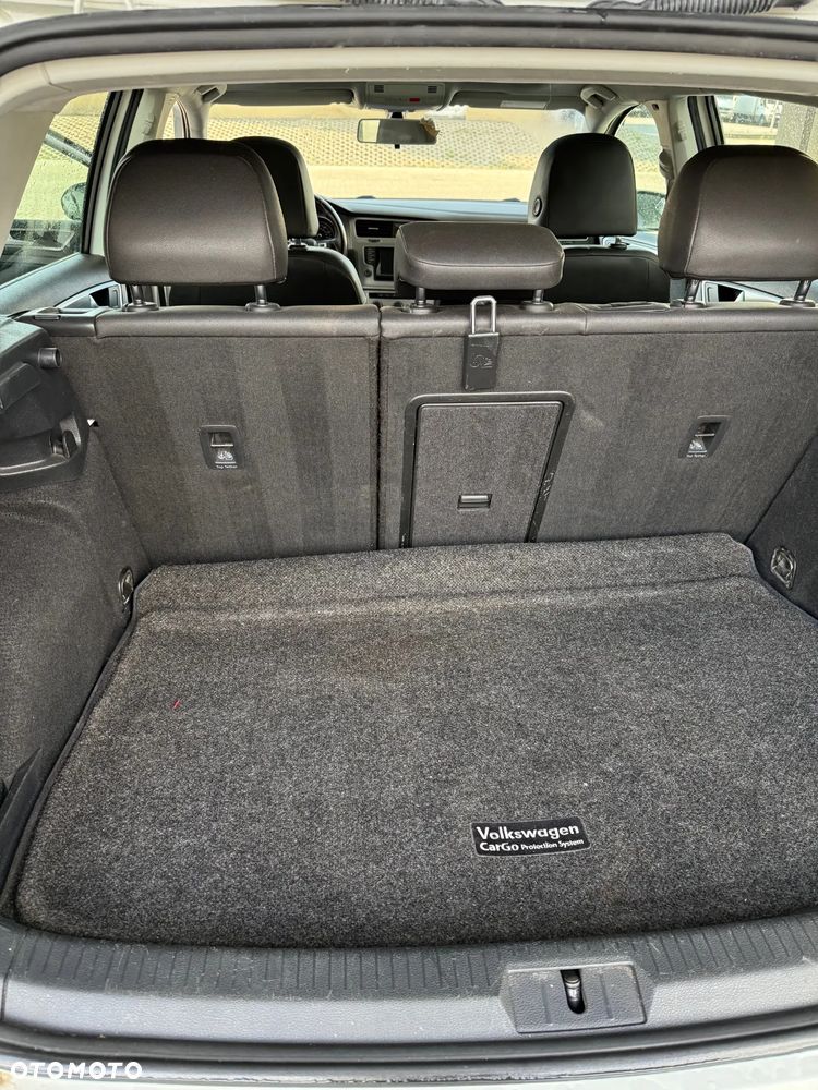 Volkswagen Golf - 10