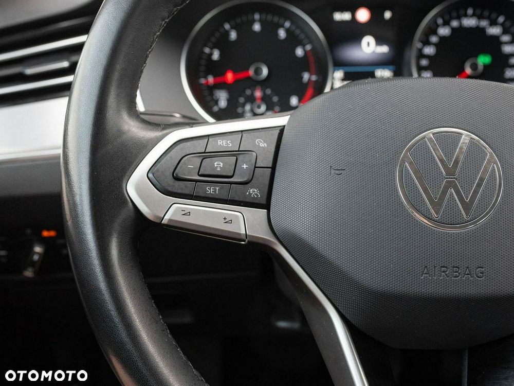 Volkswagen Passat - 14