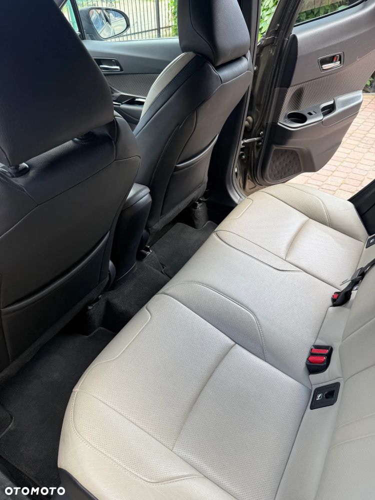Toyota C-HR 2.0 Hybrid Executive - 27