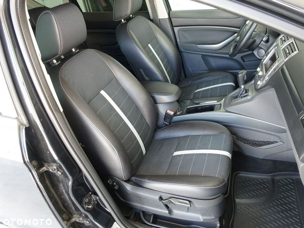 Ford Kuga 2.5 4x4 Titanium - 20