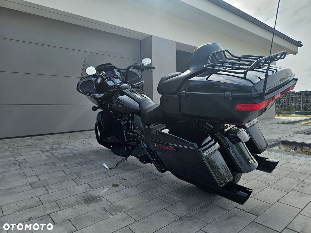 Harley-Davidson Touring Road Glide - 2