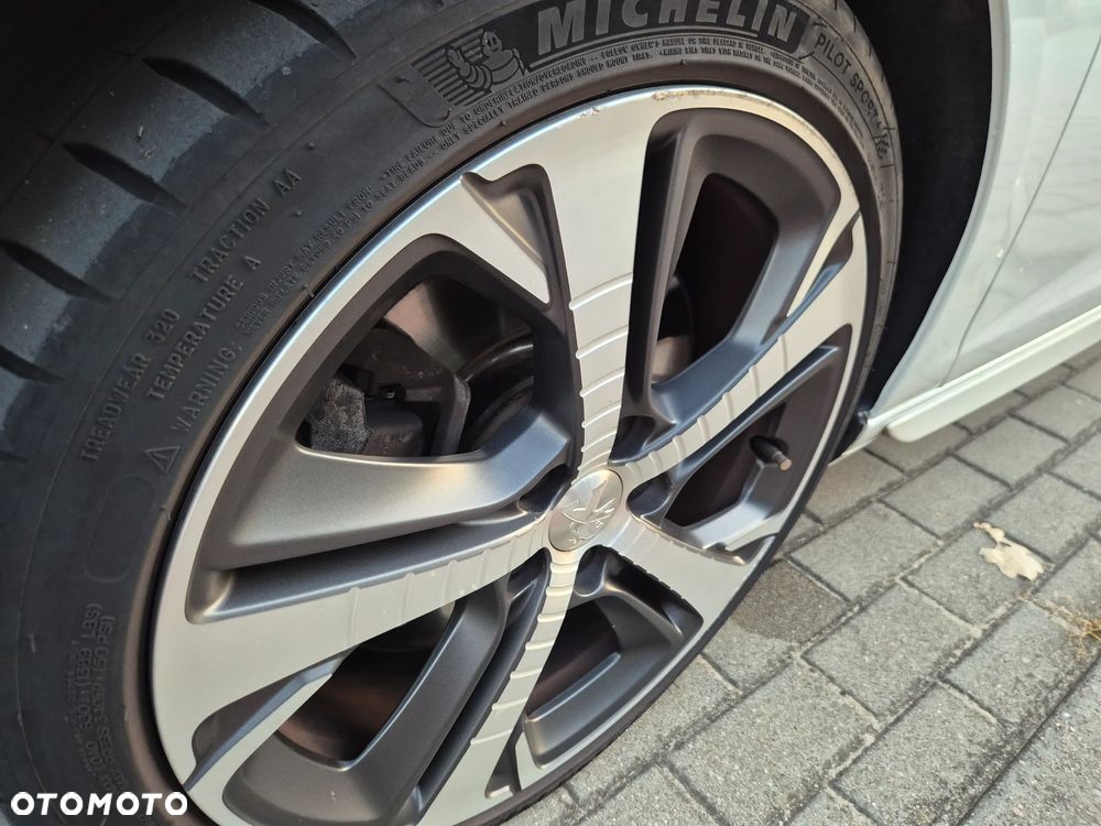 Peugeot 308 THP 205 GT - 19