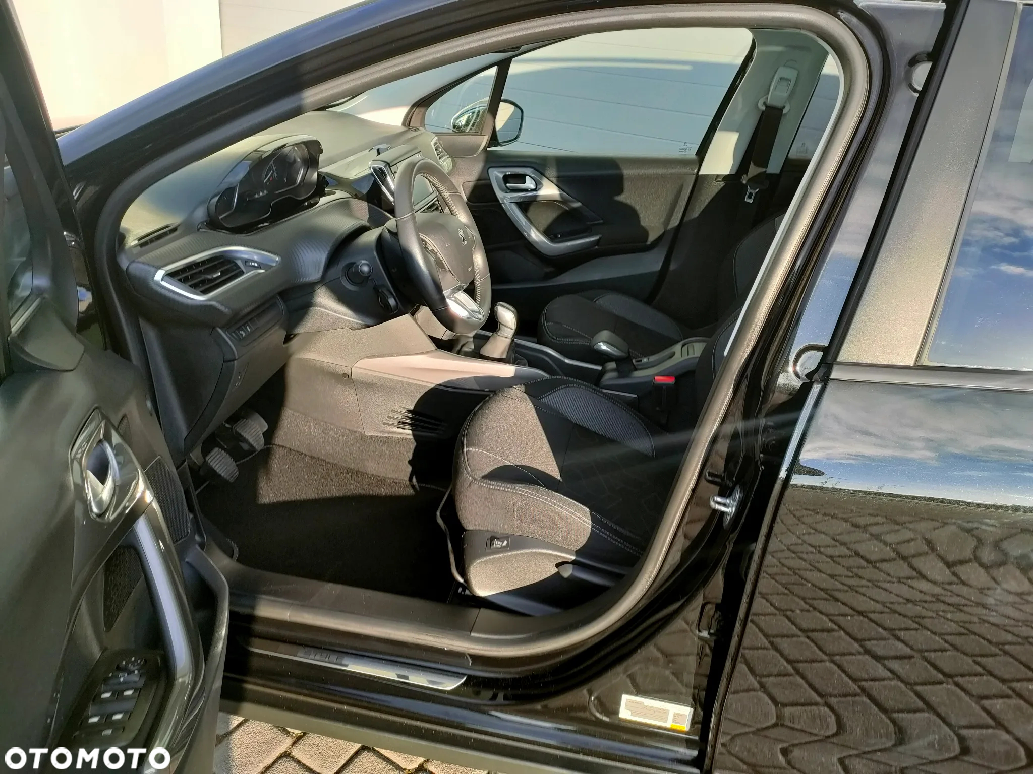 Peugeot 2008 1.2 Pure Tech Style - 9