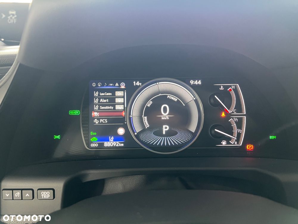 Lexus ES 300h Business Edition + - 27