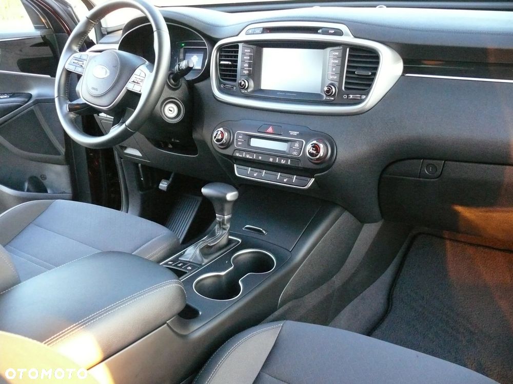 Kia Sorento - 12