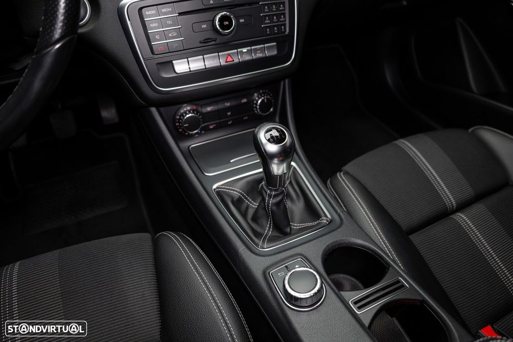 Mercedes-Benz CLA 180 d Urban - 35