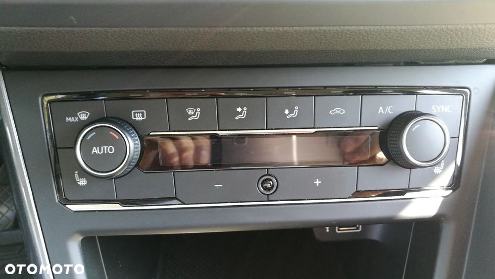 Volkswagen Polo - 11