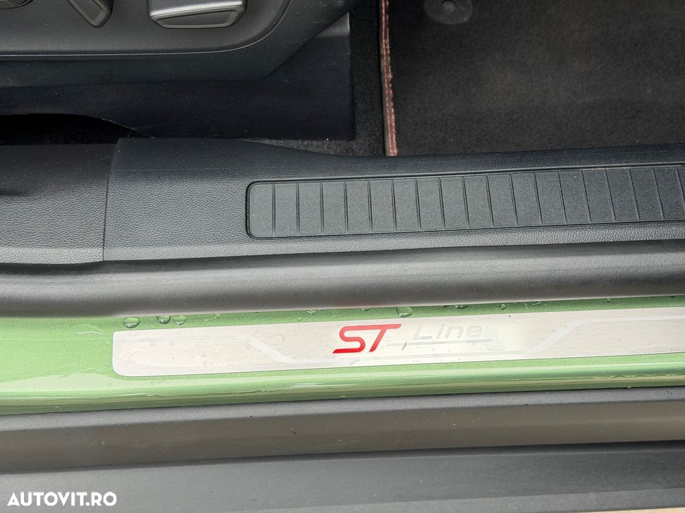 Ford Kuga 1.5 EcoBoost A8 FWD ST-Line X - 32