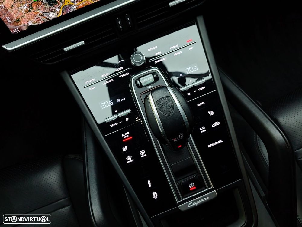 Porsche Cayenne Coupé E-Hybrid - 16