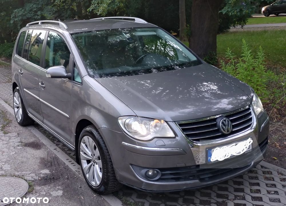 Volkswagen Touran - 1