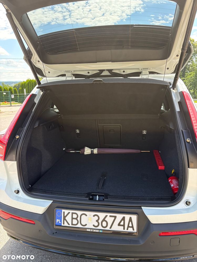 Volvo XC 40 B5 AWD Ultimate Dark - 19
