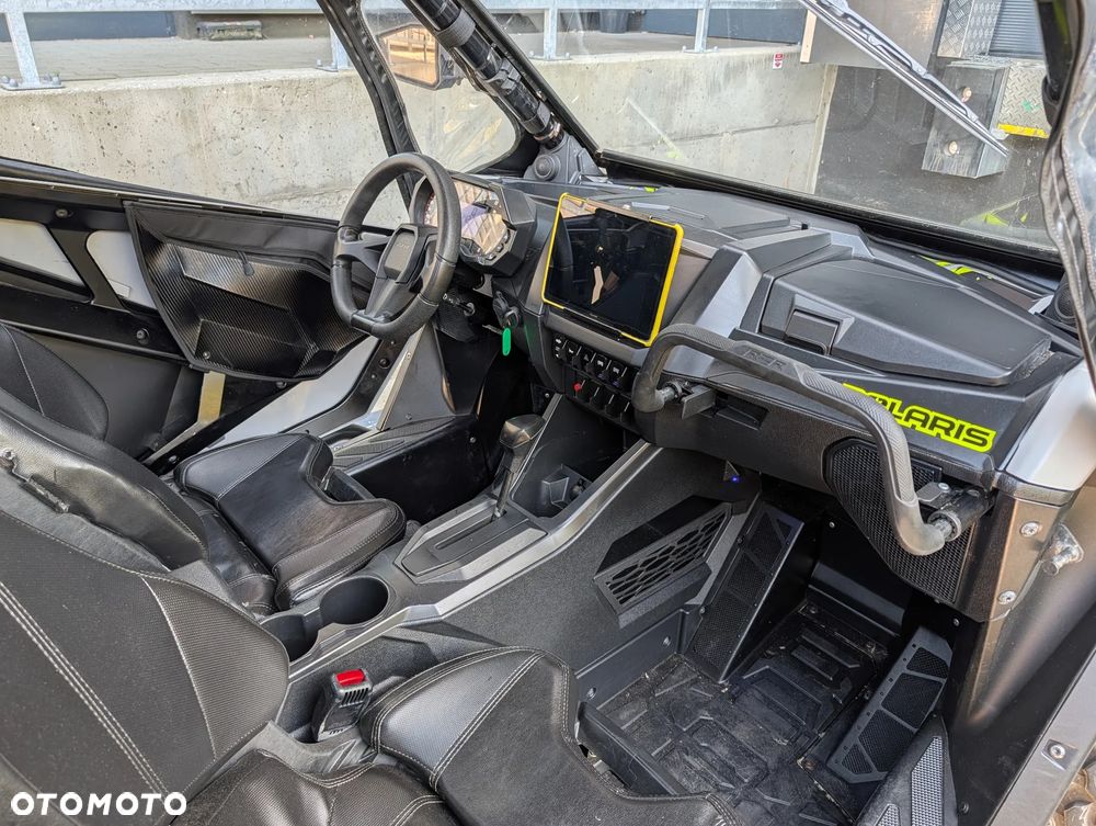 Polaris RZR - 6