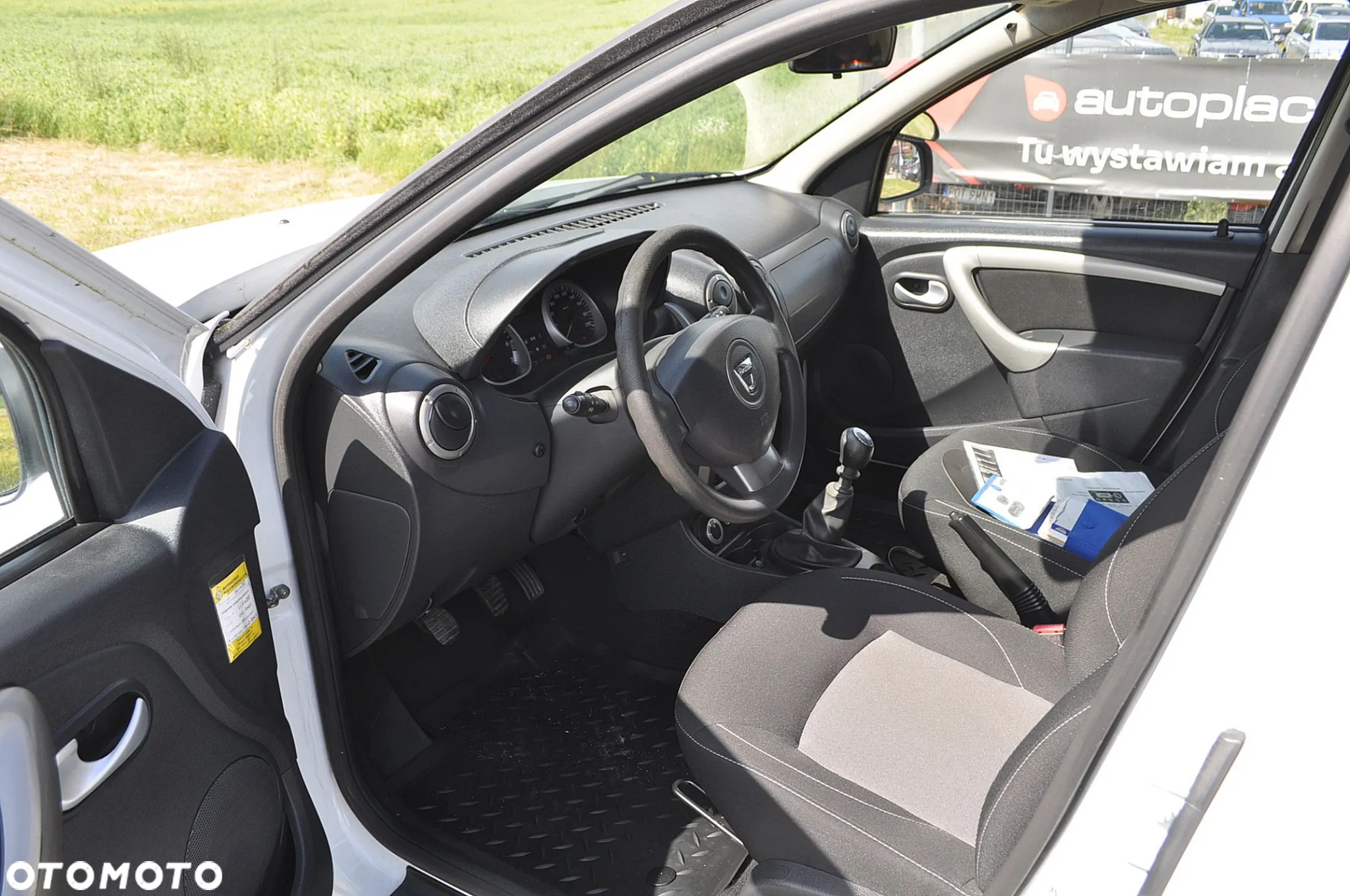 Dacia Duster 1.6 16V 4x4 - 11